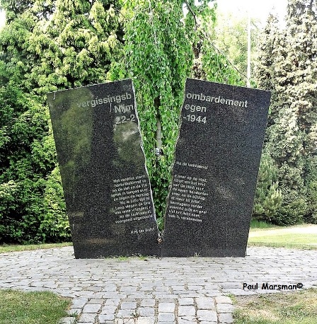 Begraafplaats Graafseweg monument vergissingsbombardement 2 naam 