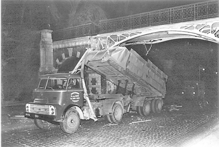 Nijmegen Voerweg brug kapot 1967 RAN 7 2