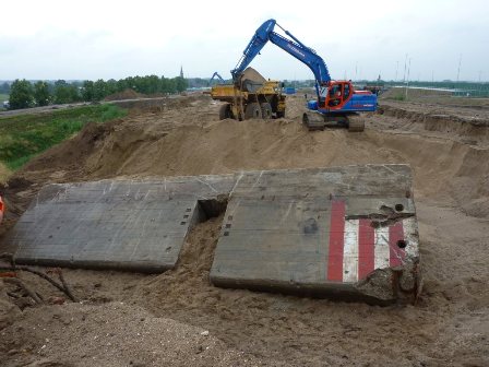 Nijmegen roadbarriers opgegraven gemeente Nijmegen